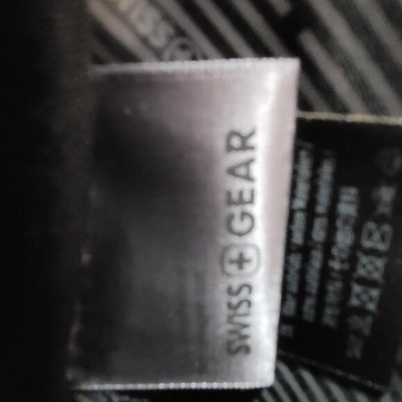 Swiss Gear Black Laptop Backpack W/ Tablet Pocket & Airflow Design - Picture 10 of 15